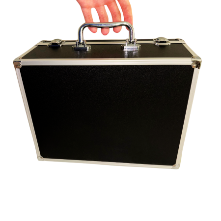 Idealny na baby shower dziewczynki – wynajmij system do odpalania fajerwerków z różowymi efektami, który rozświetli każdy wyjątkowy moment uroczystości.